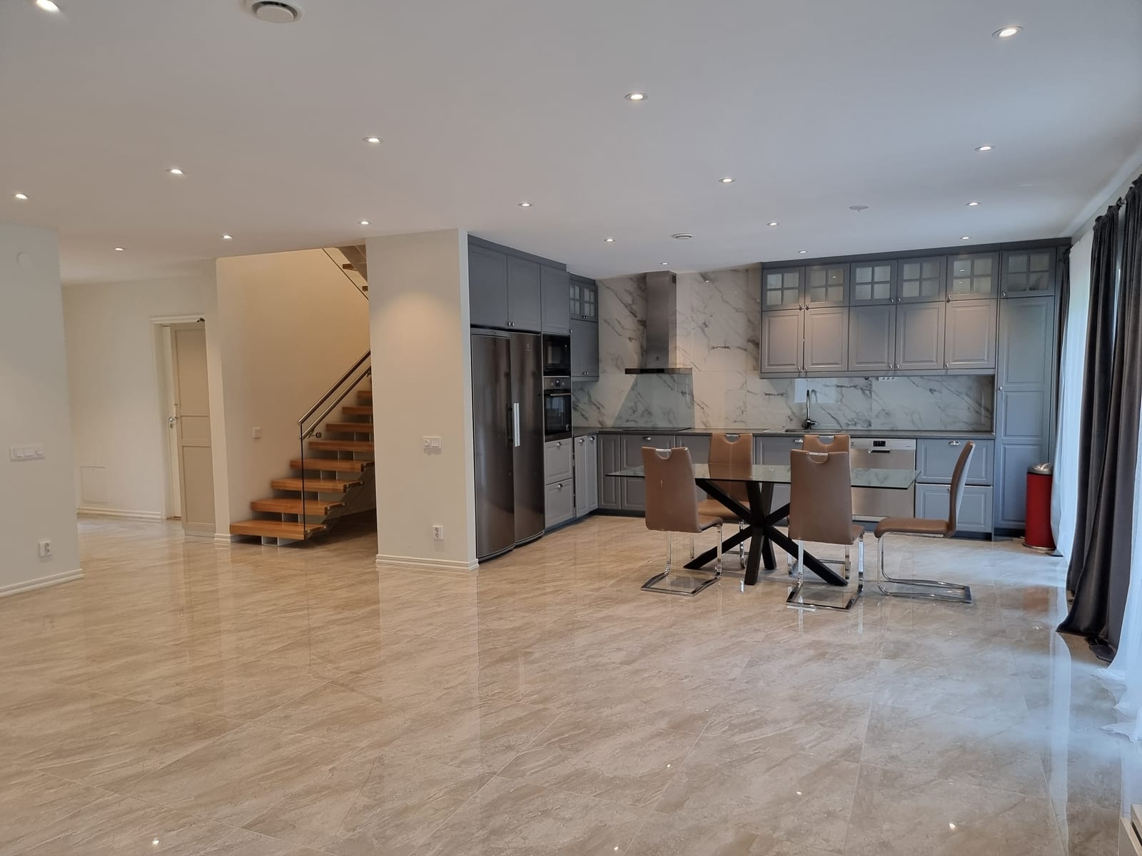 6 rok · 185 m² i Segeltorp – bild 5