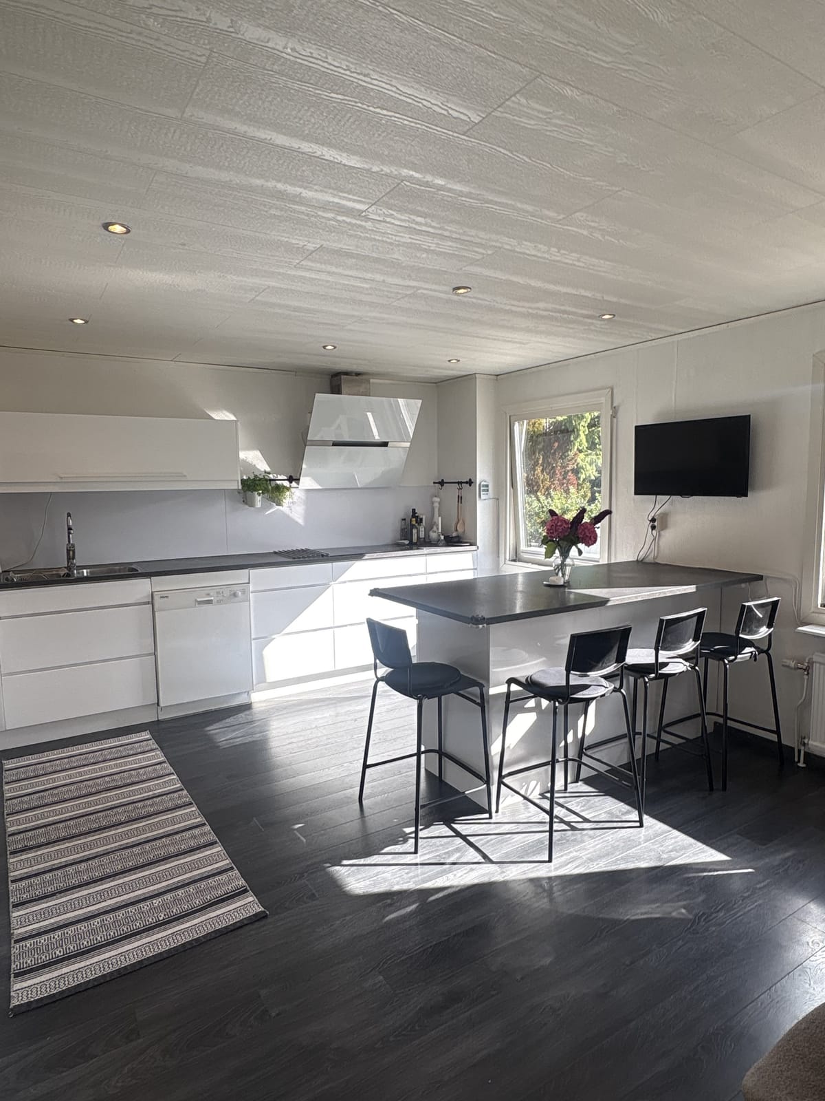 9 rok · 180 m² i Höllviken – bild 3