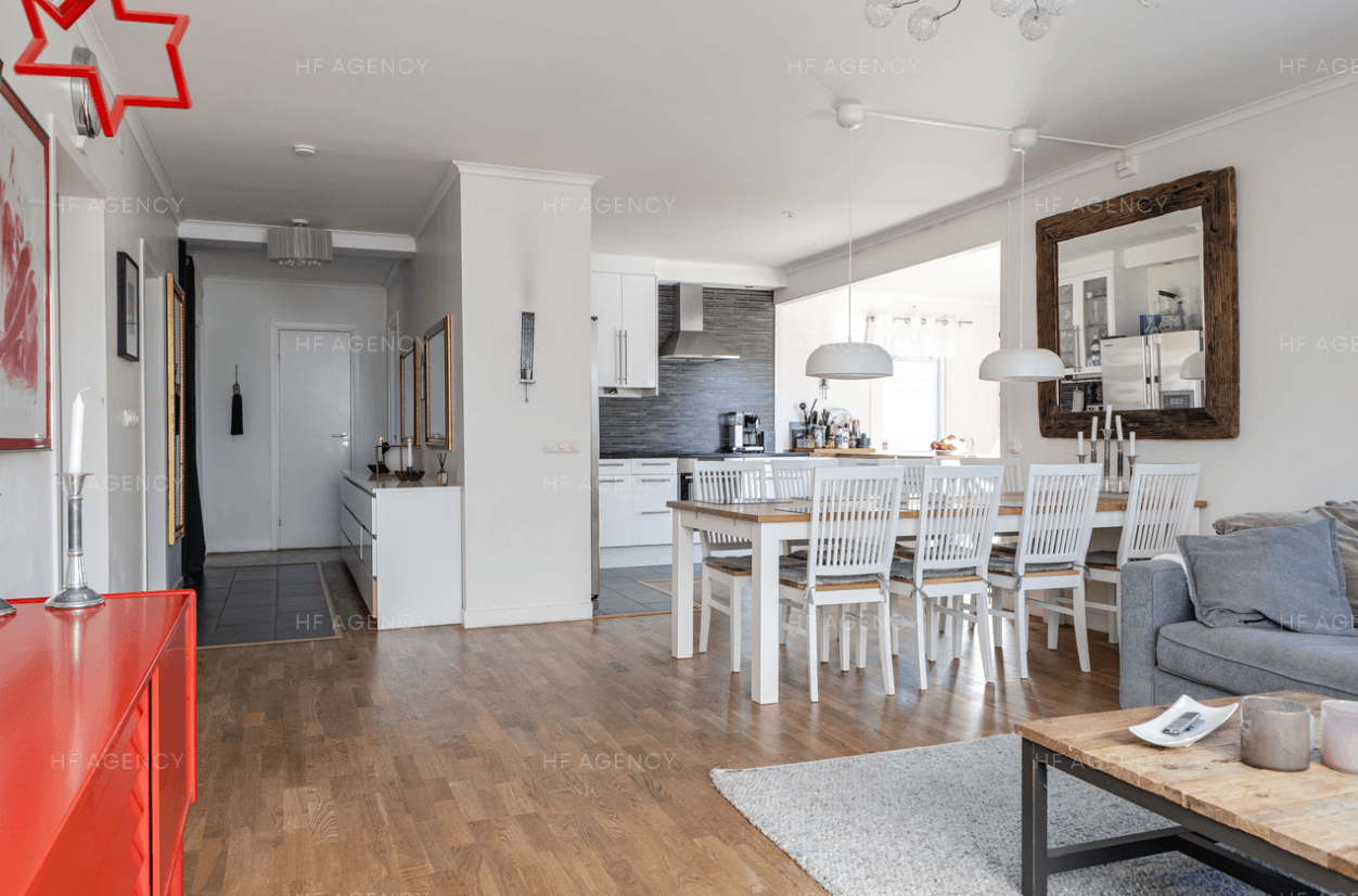 5 rok · 200 m² i Enköping – bild 2
