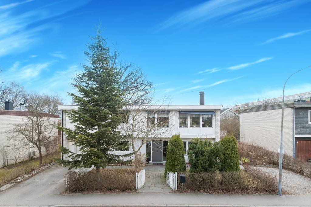 Lägenhet, 4 rooms, 110 sqm, Hässelby