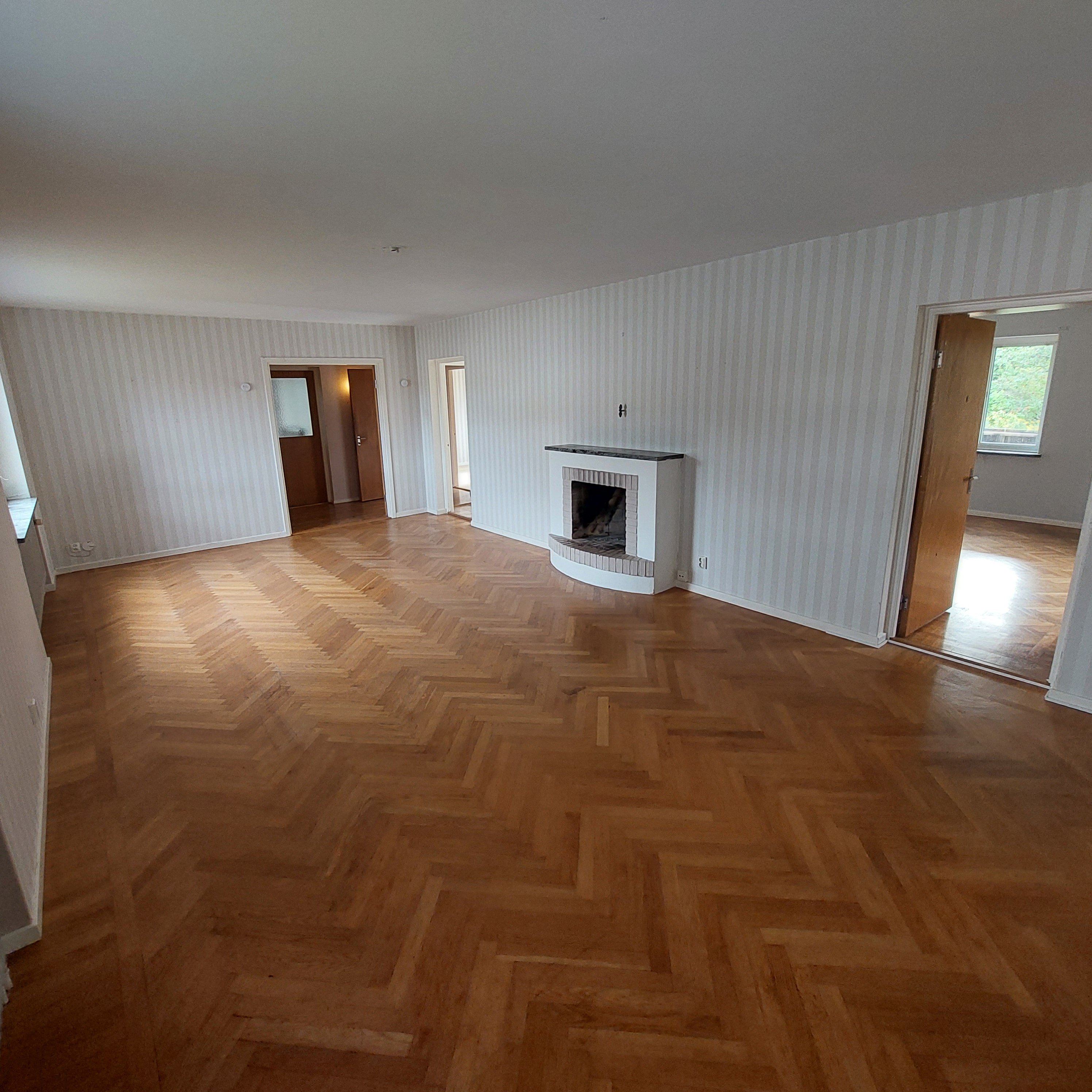 Lägenhet, 3 rooms, 100 sqm, Smålandsstenar – bild 3