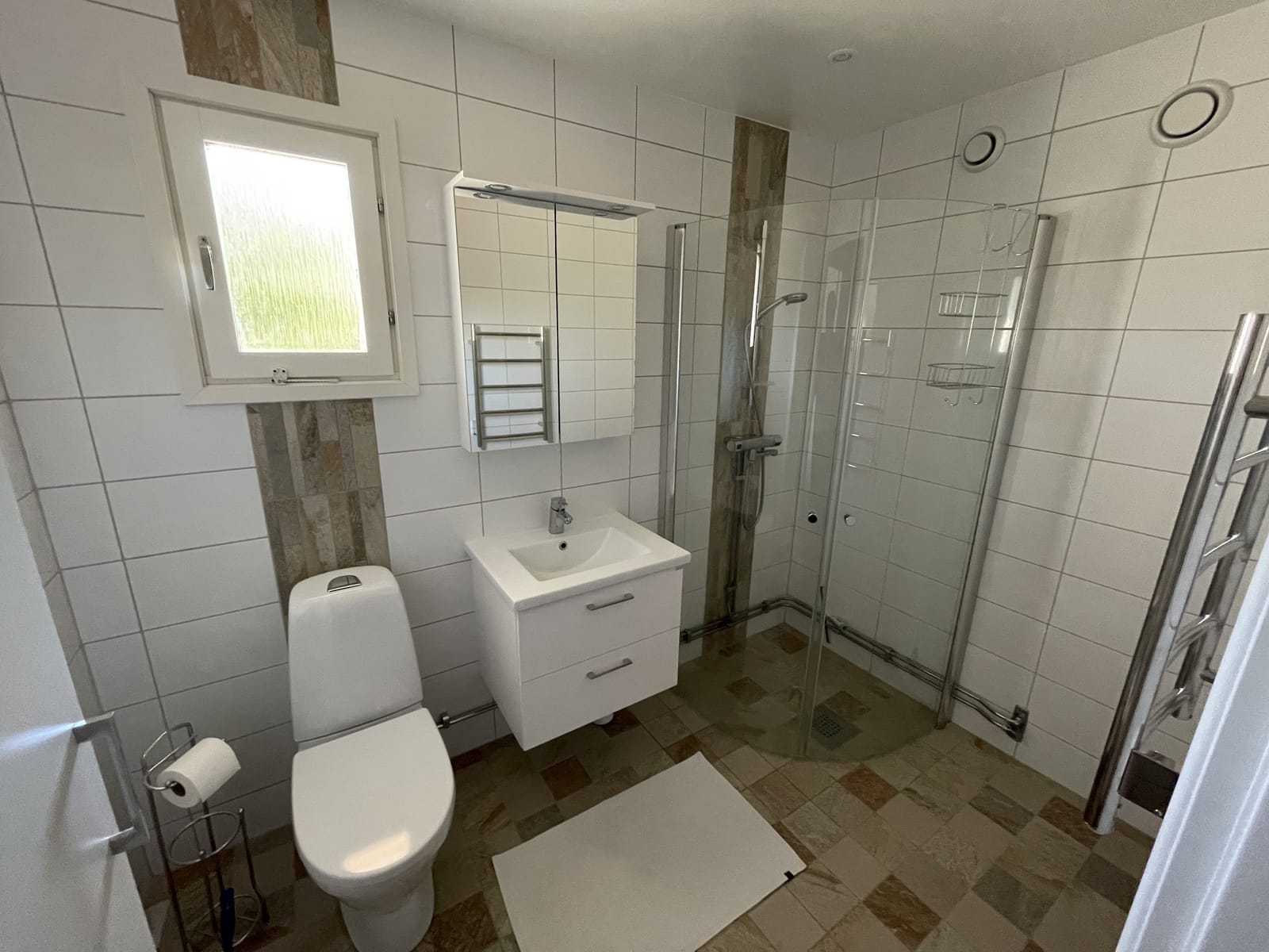 2 rok · 12 m² i Täby – bild 3