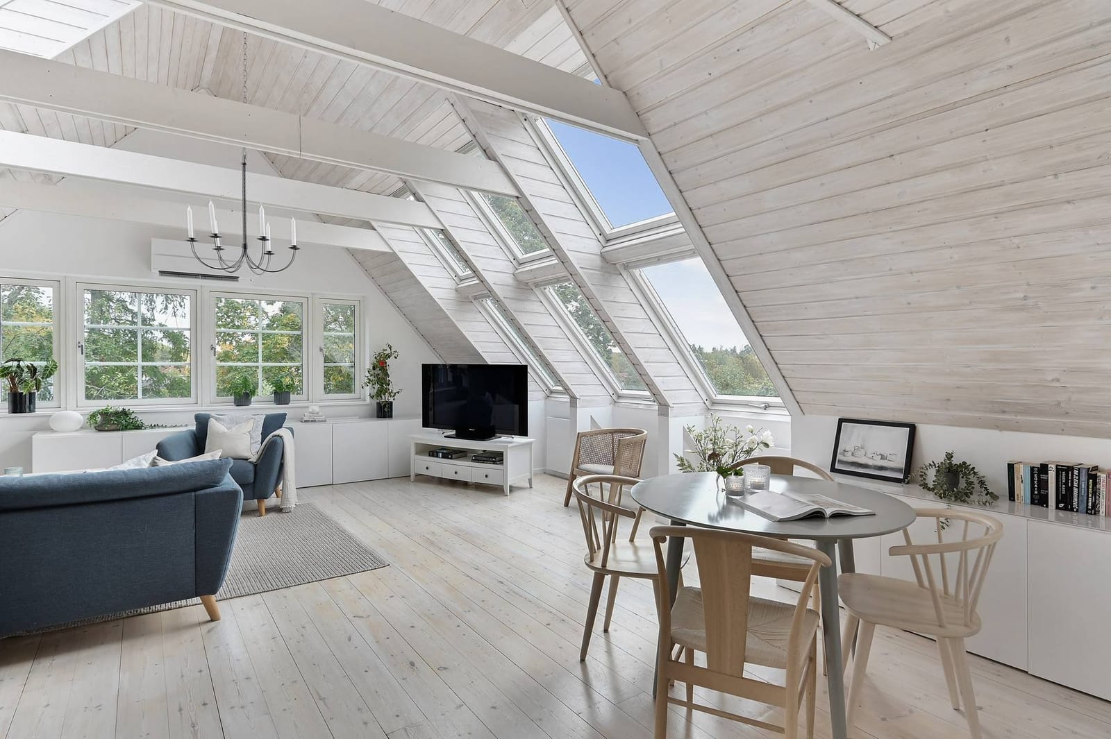 6 rok · 185 m² i Järfälla