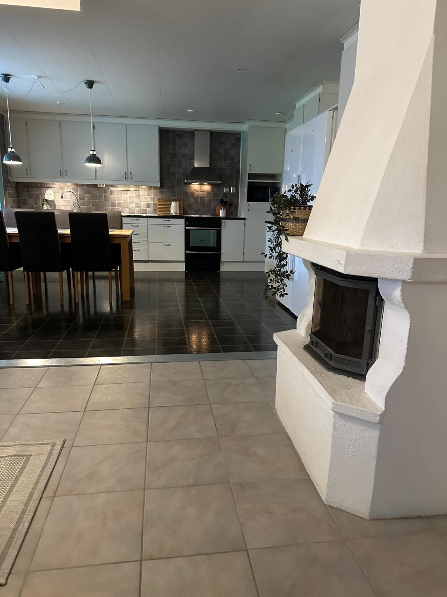 7 rok · 200 m² i Boden – bild 3