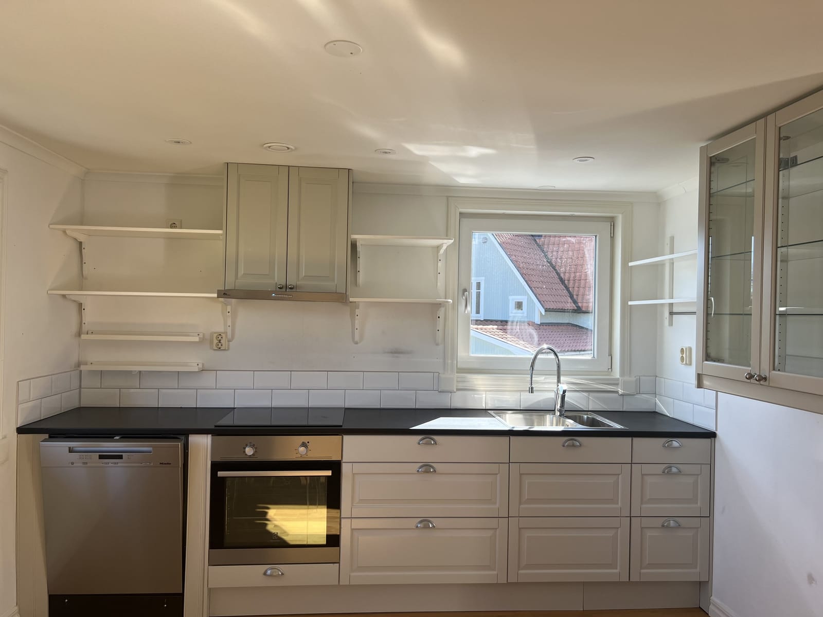 2 rok · 50 m² i Ekolsund – bild 11