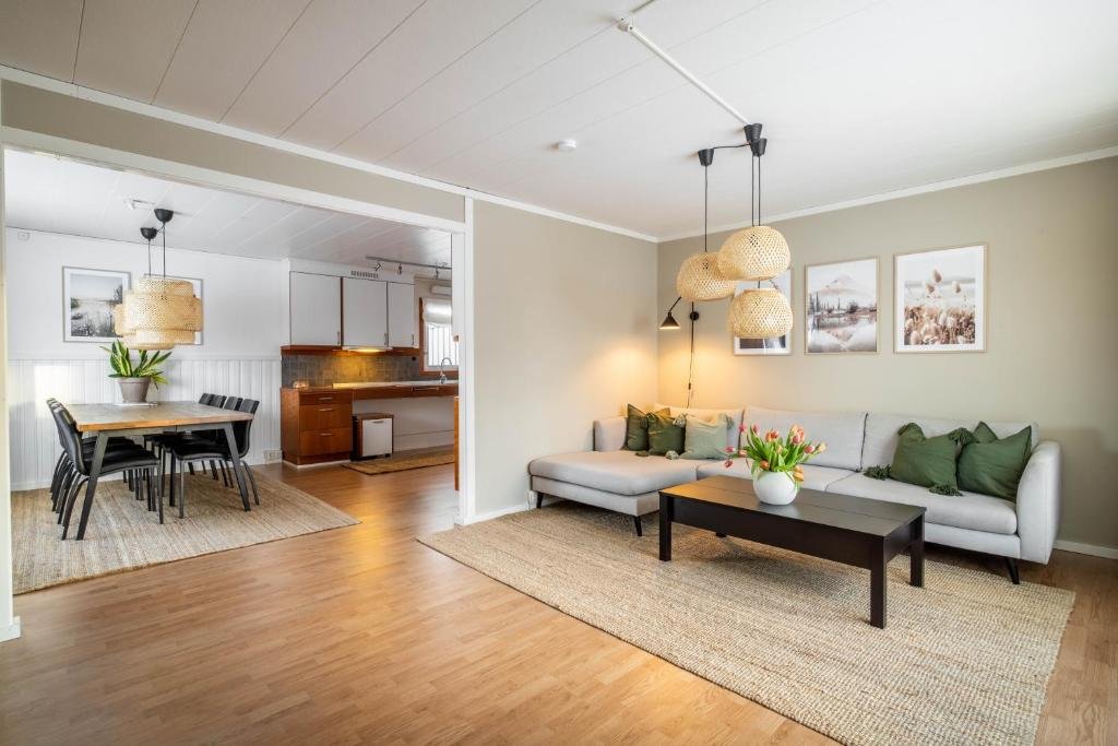 Villa/Hus, 4 rooms, 110 sqm, Domsjö
