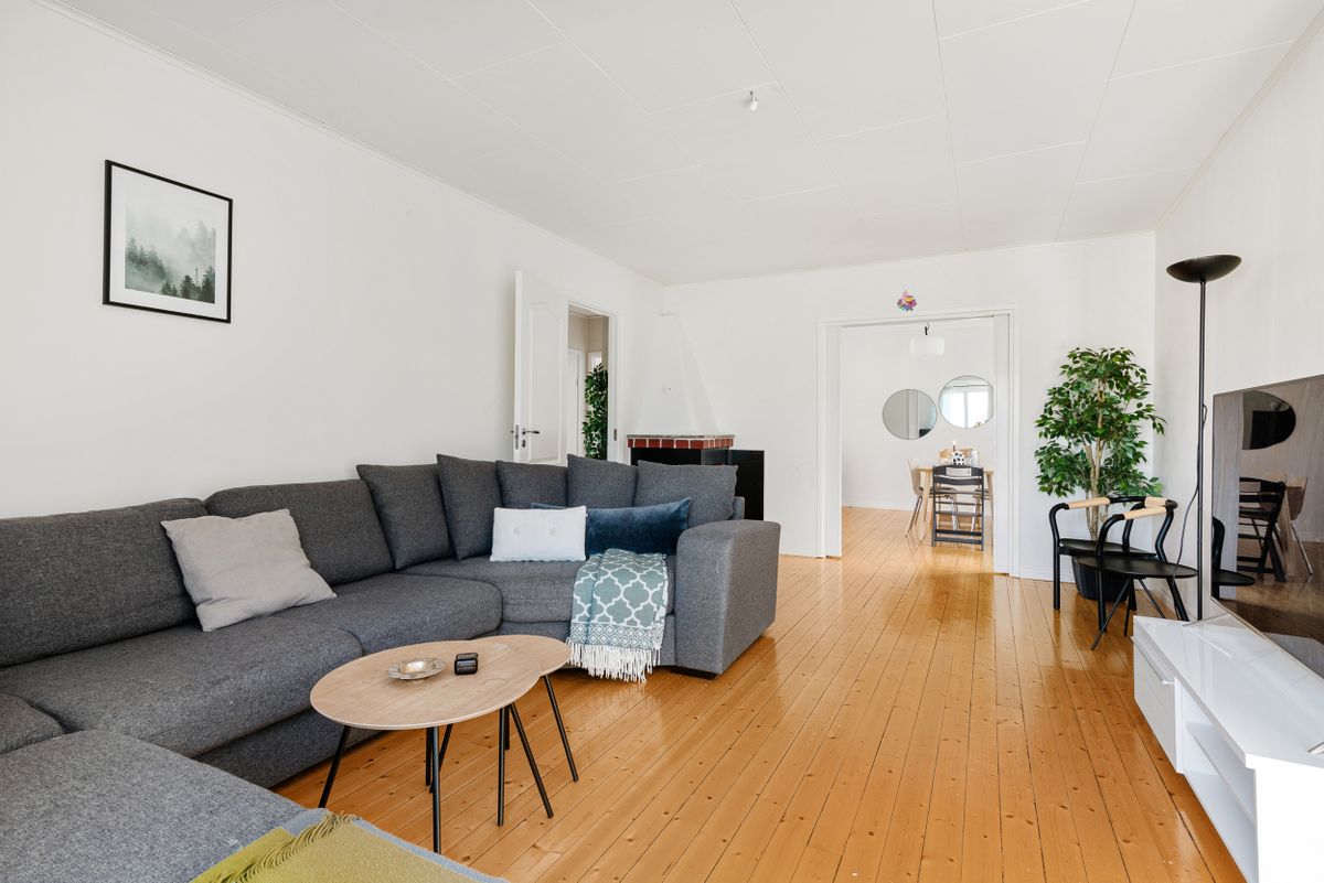 Villa/Hus, 6 rooms, 200 sqm, Jakobsberg – bild 2