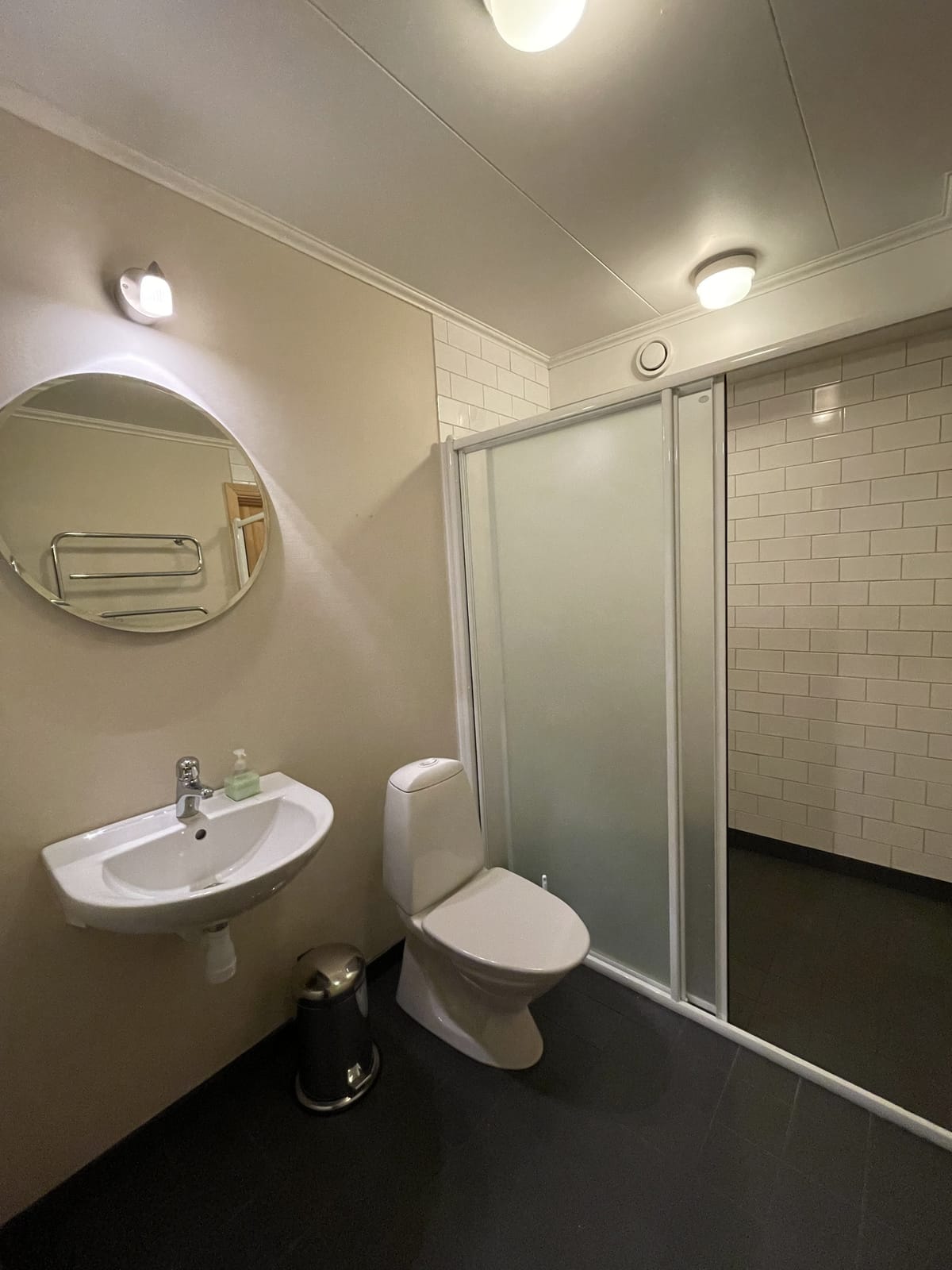 1 rok · 45 m² i Upplands Väsby – bild 3