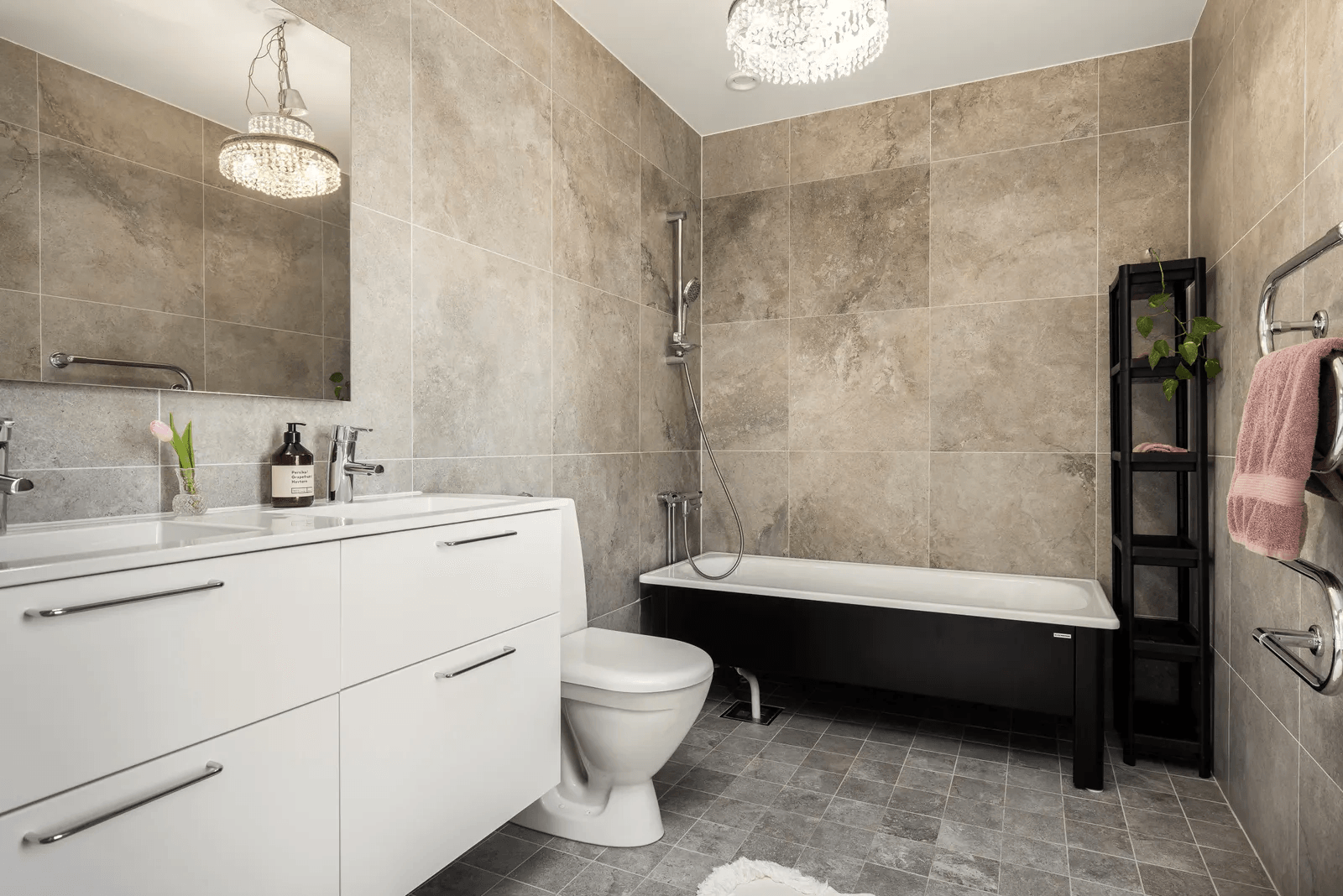 5 rok · 103 m² i Älvsjö – bild 4