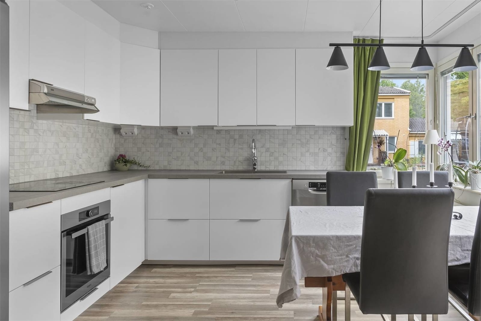 4 rok · 104 m² i Tumba – bild 5