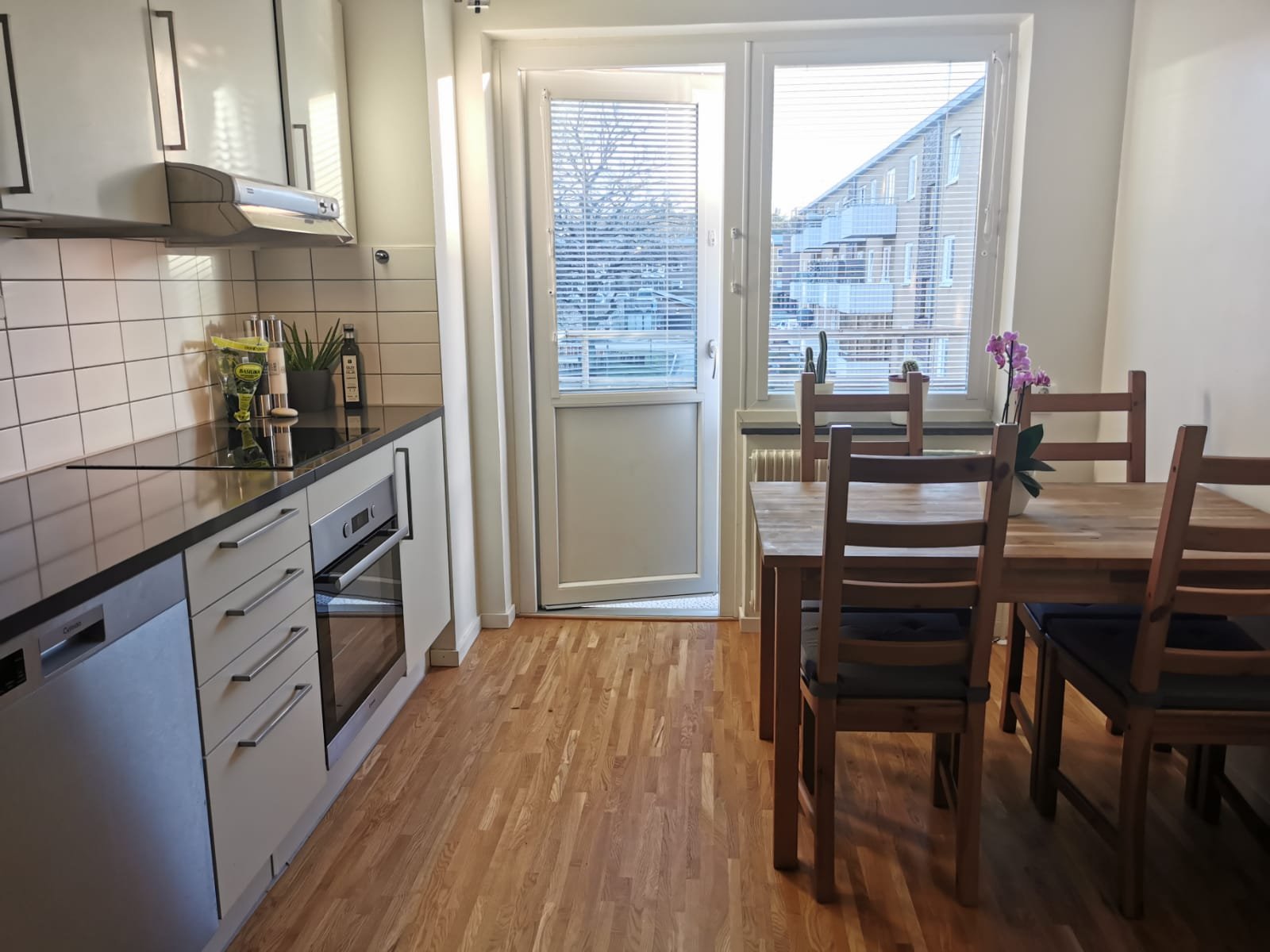 Lägenhet, 3 rooms, 66 sqm, Skärholmen