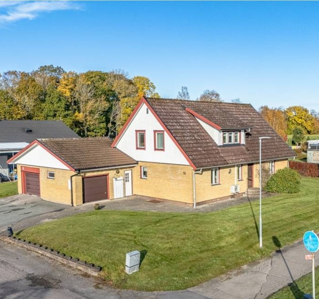 Villa/Hus, 6 rooms, 200 sqm, Mellerud – Mellerud