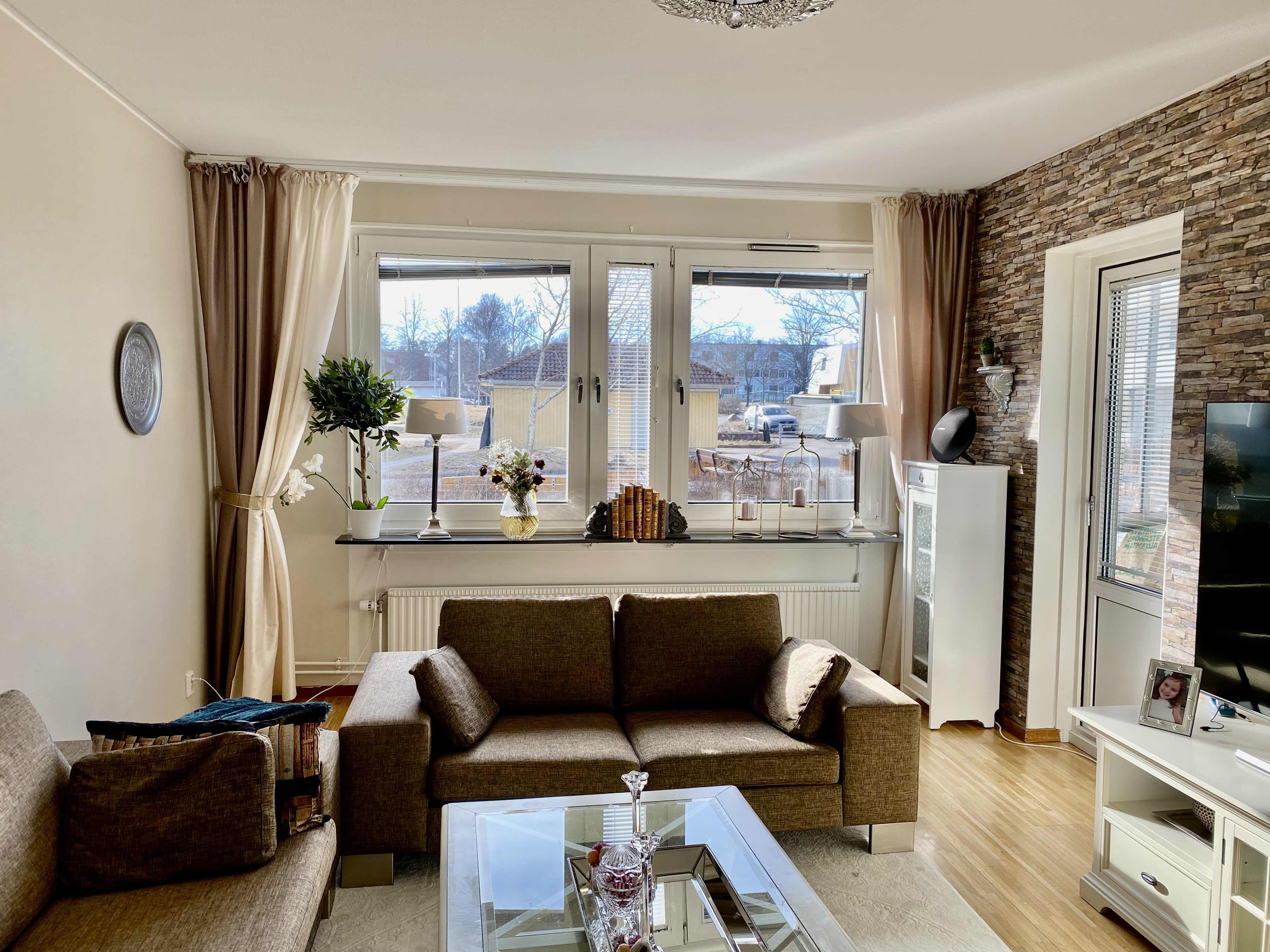 Lägenhet, 3 rooms, 87 sqm, Sollentuna – bild 3