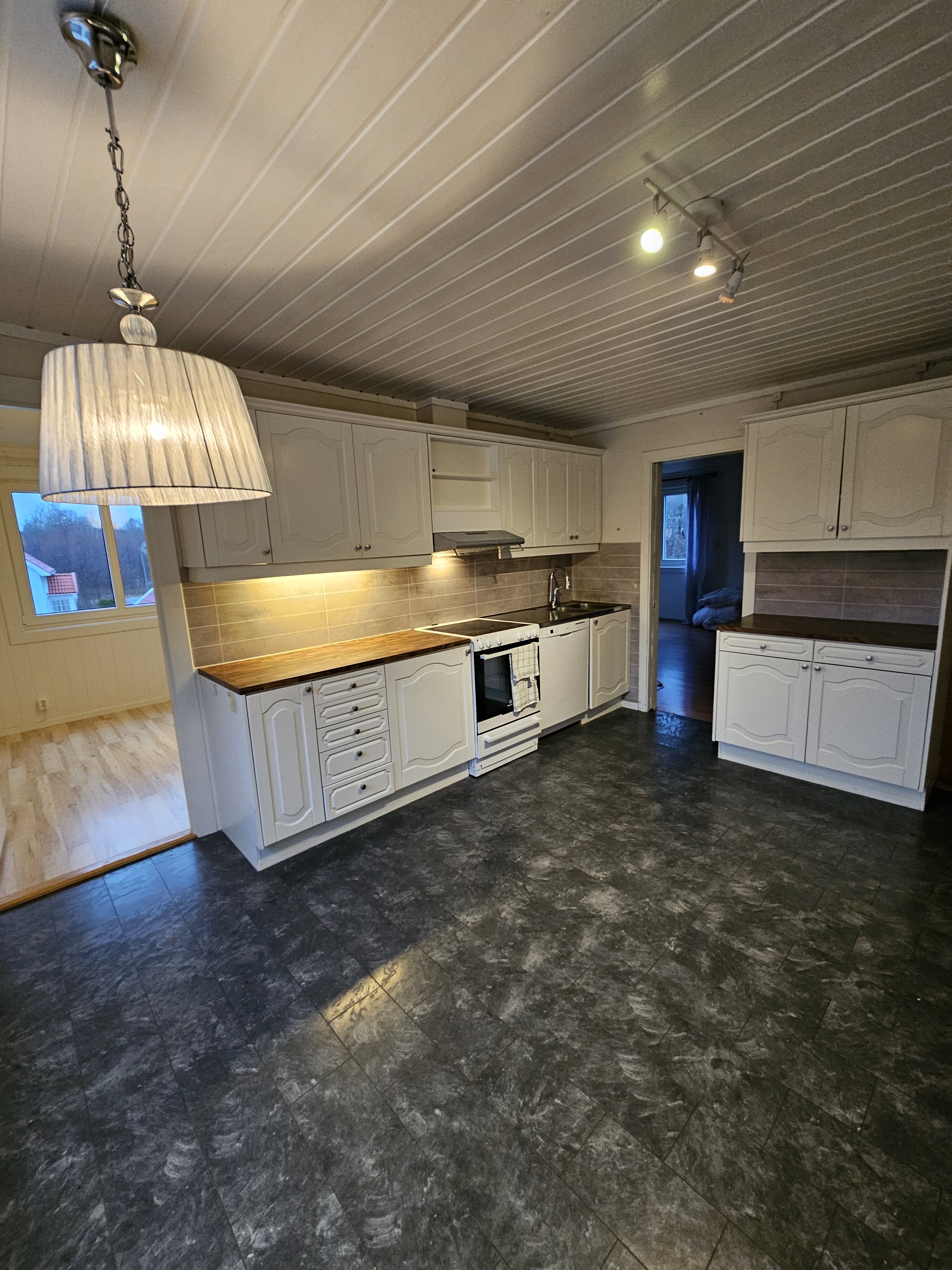 Lägenhet, 8 rooms, 150 sqm, Strömstad – bild 2