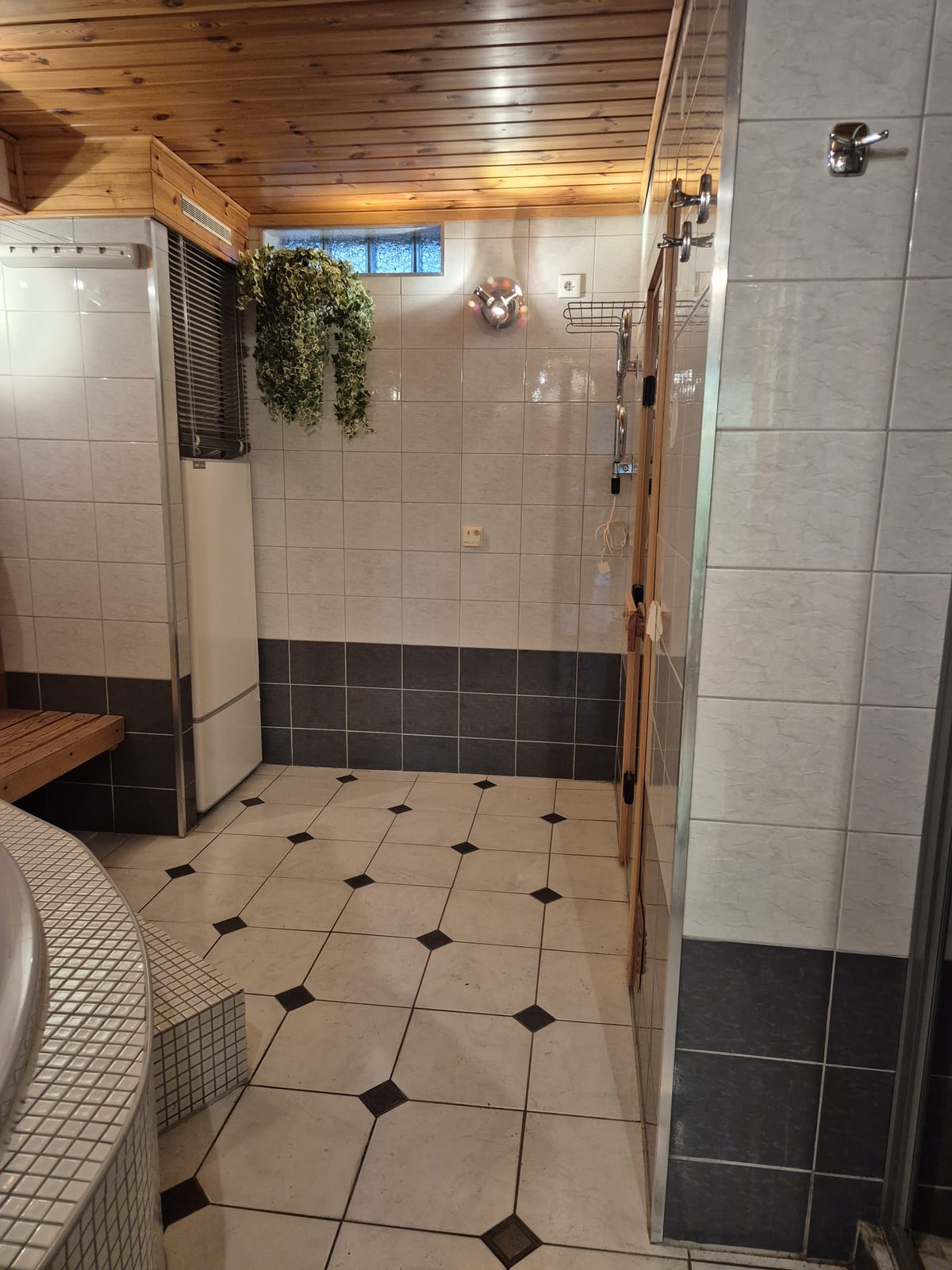 6 rok · 180 m² i Sorunda – bild 13