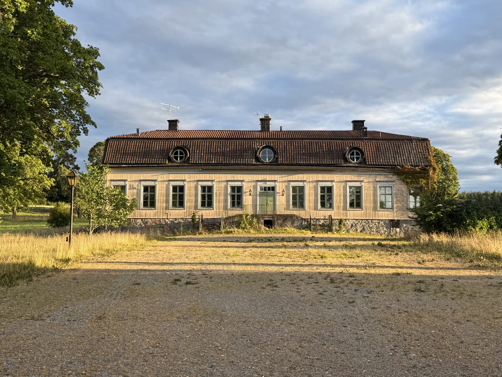 8 rok · 550 m² i Örsundsbro – Örsundsbro