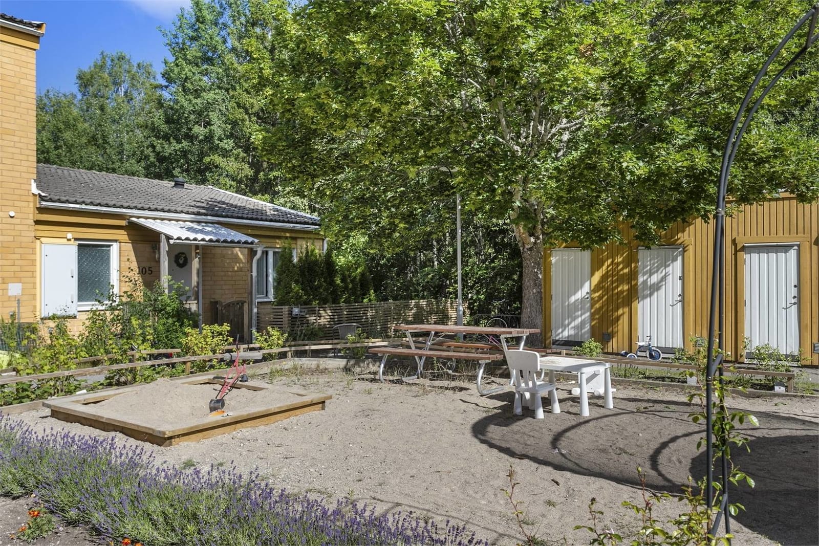 3 rok · 104 m² i Tumba – bild 26