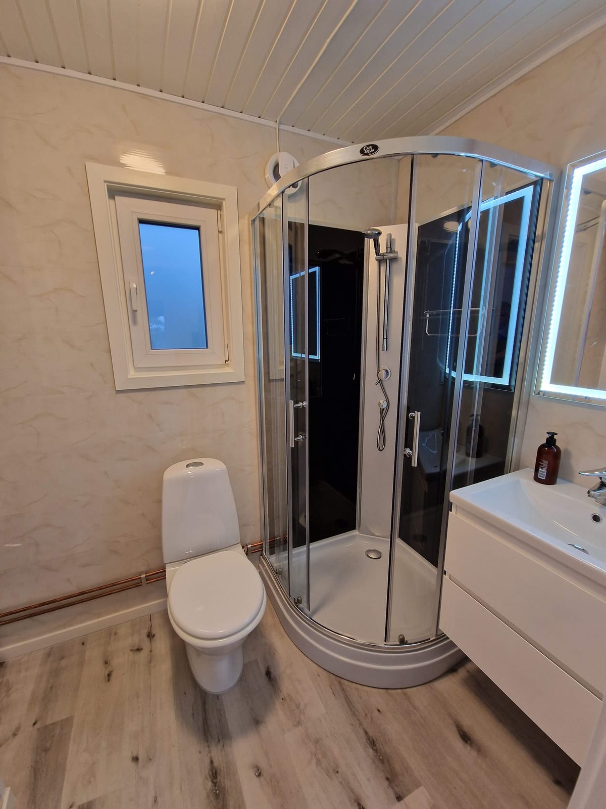 2 rok · 25 m² i Saltsjö-boo – bild 2