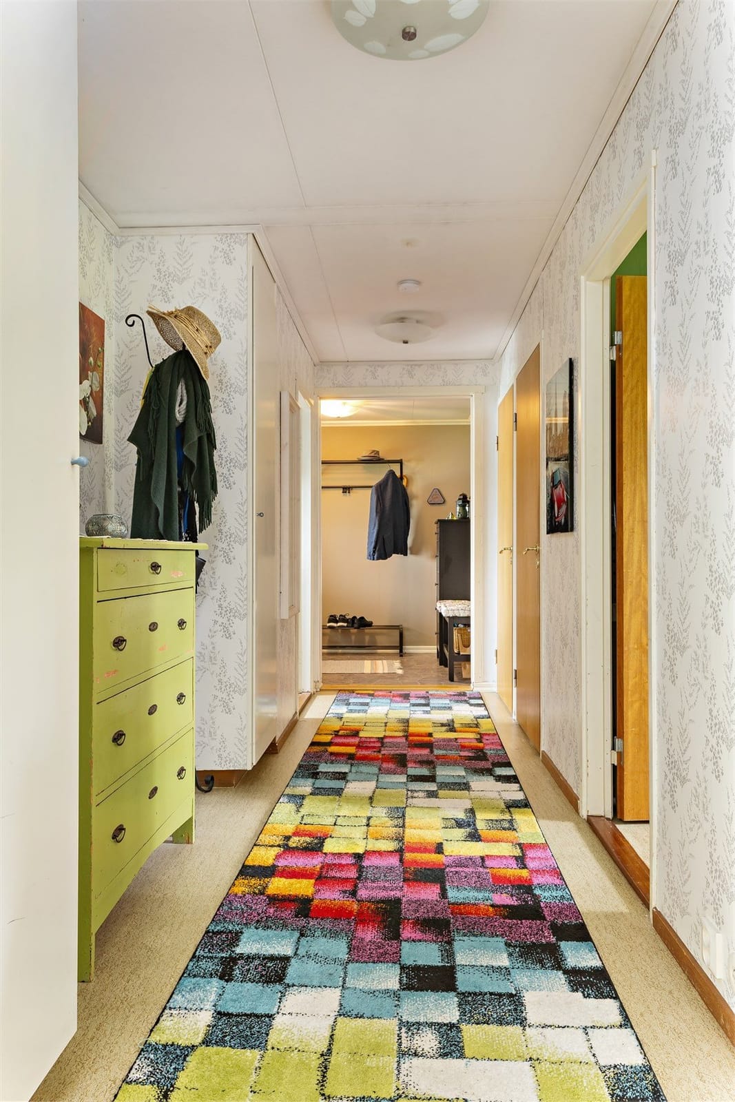 8 rok · 150 m² i Boden – bild 4