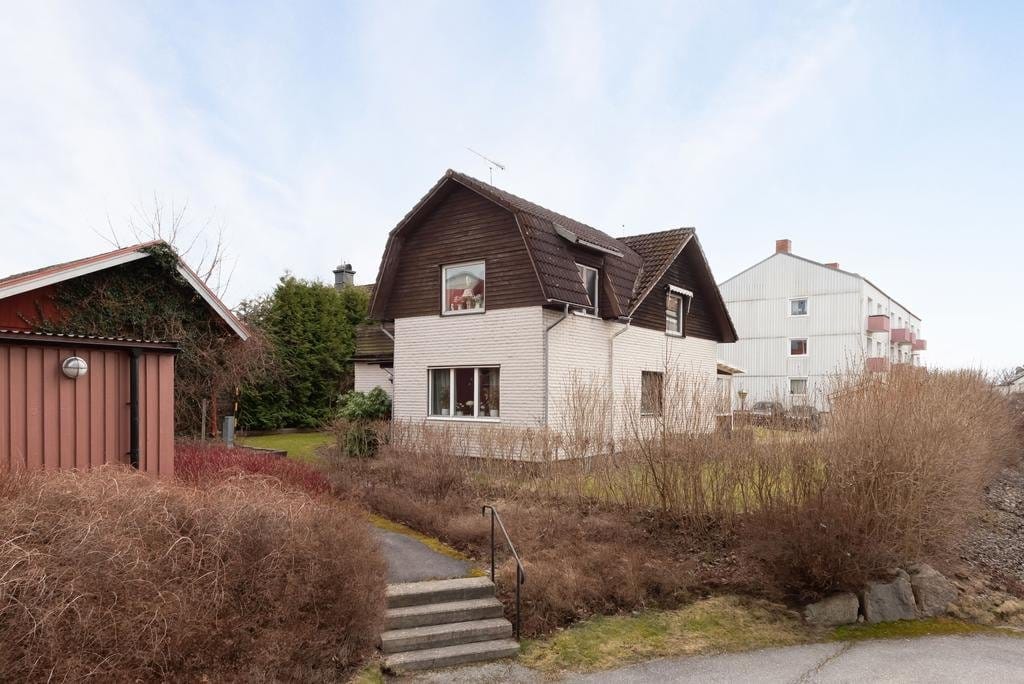 6 rok · 120 m² i Kumla