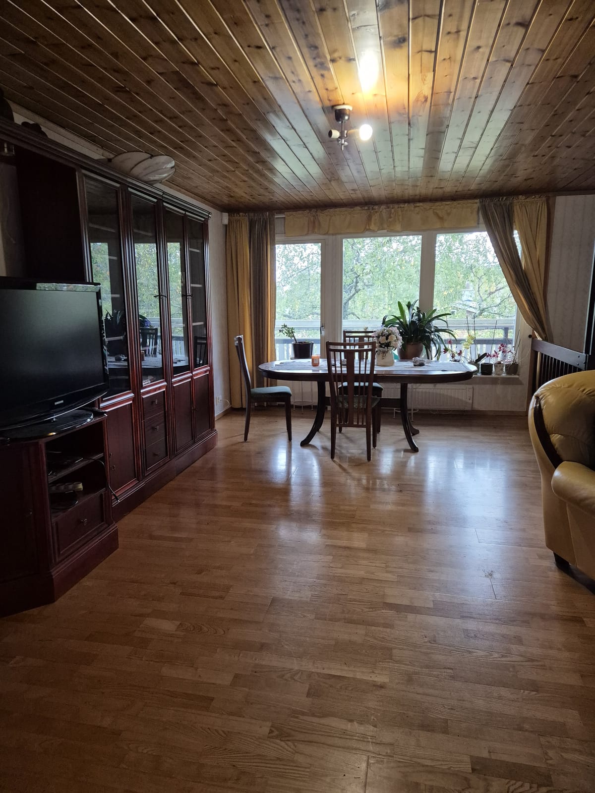 6 rok · 180 m² i Sorunda – bild 2