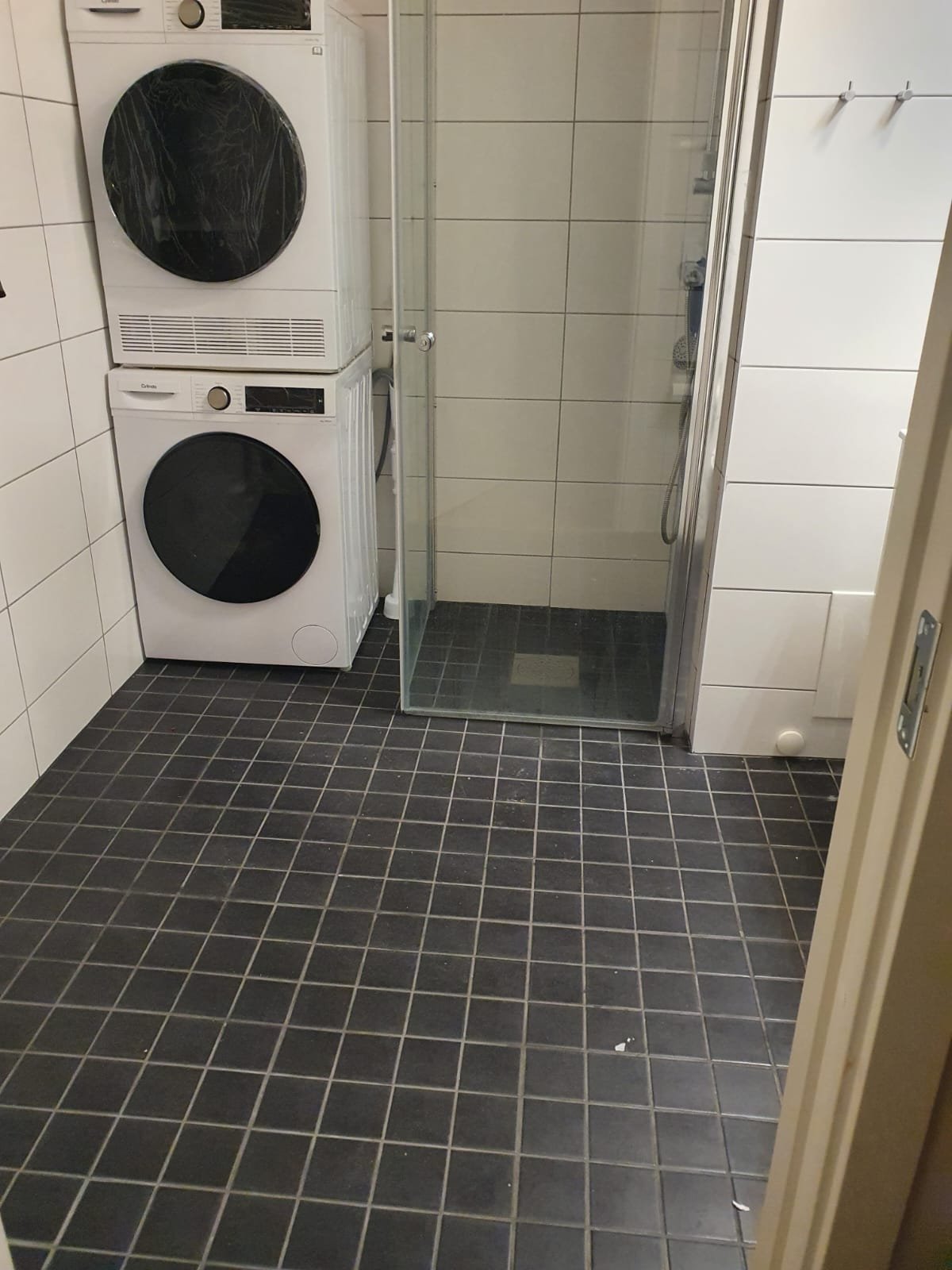 1 rok · 35 m² i Bro – Bro