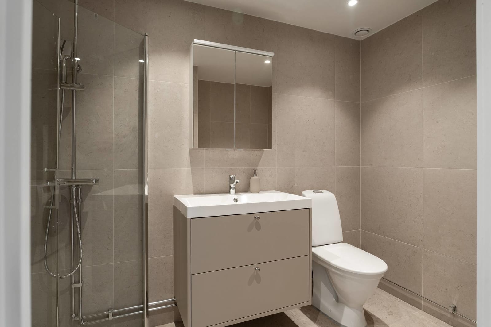 4 rok · 92 m² i Tumba – bild 8