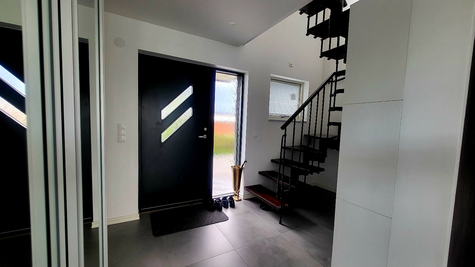 Duplex, 3 rooms, 91 sqm, Segeltorp – bild 2