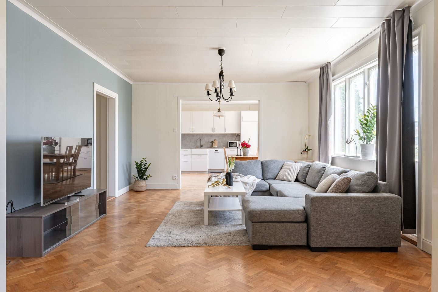 8 rok · 220 m² i Sandviken – bild 2