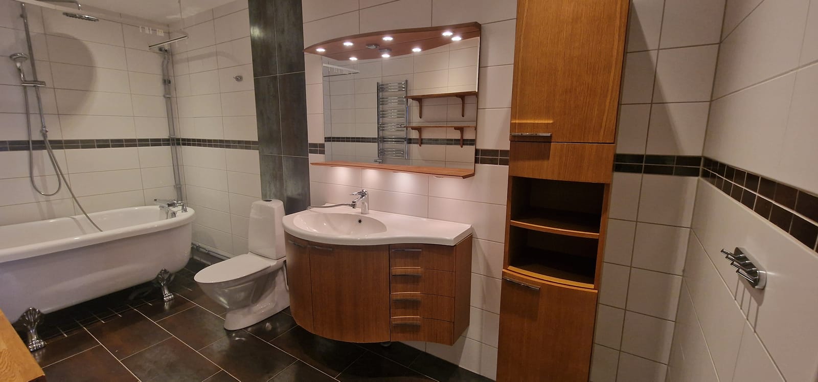 5 rok · 187 m² i Malmköping – bild 39