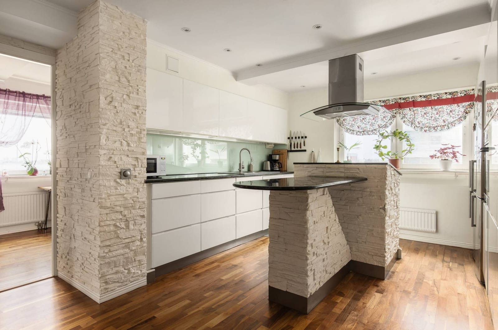 Lägenhet, 4 rooms, 95 sqm, Älvsjö
