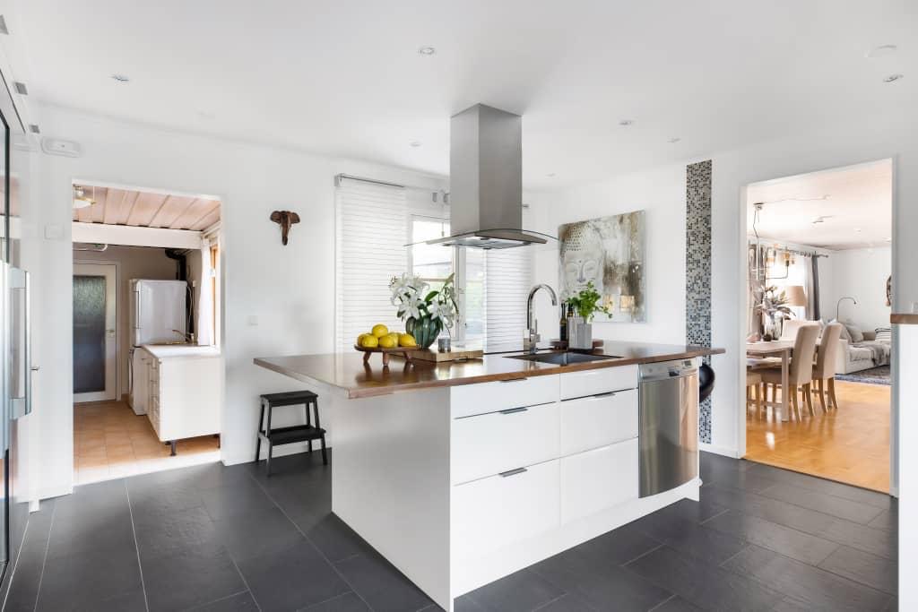 Villa/Hus, 10 rooms, 236 sqm, Hässelby – bild 8