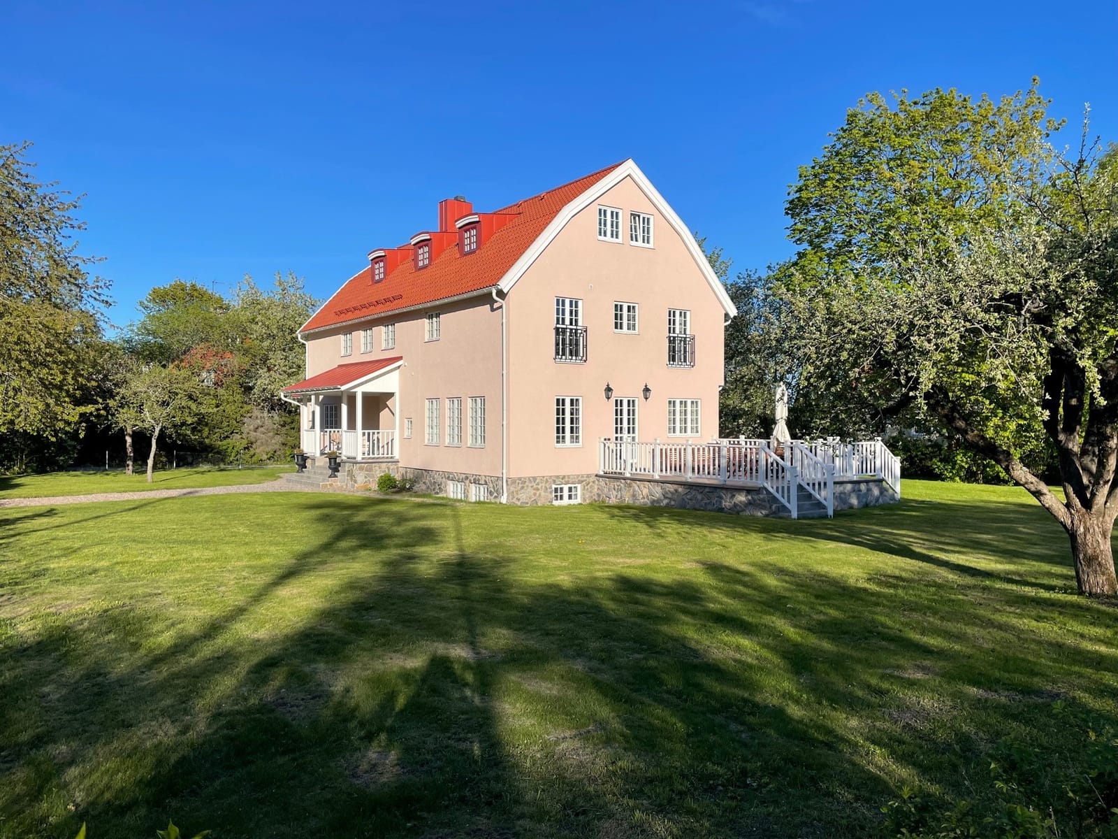 9 rok · 400 m² i Djursholm – Djursholm