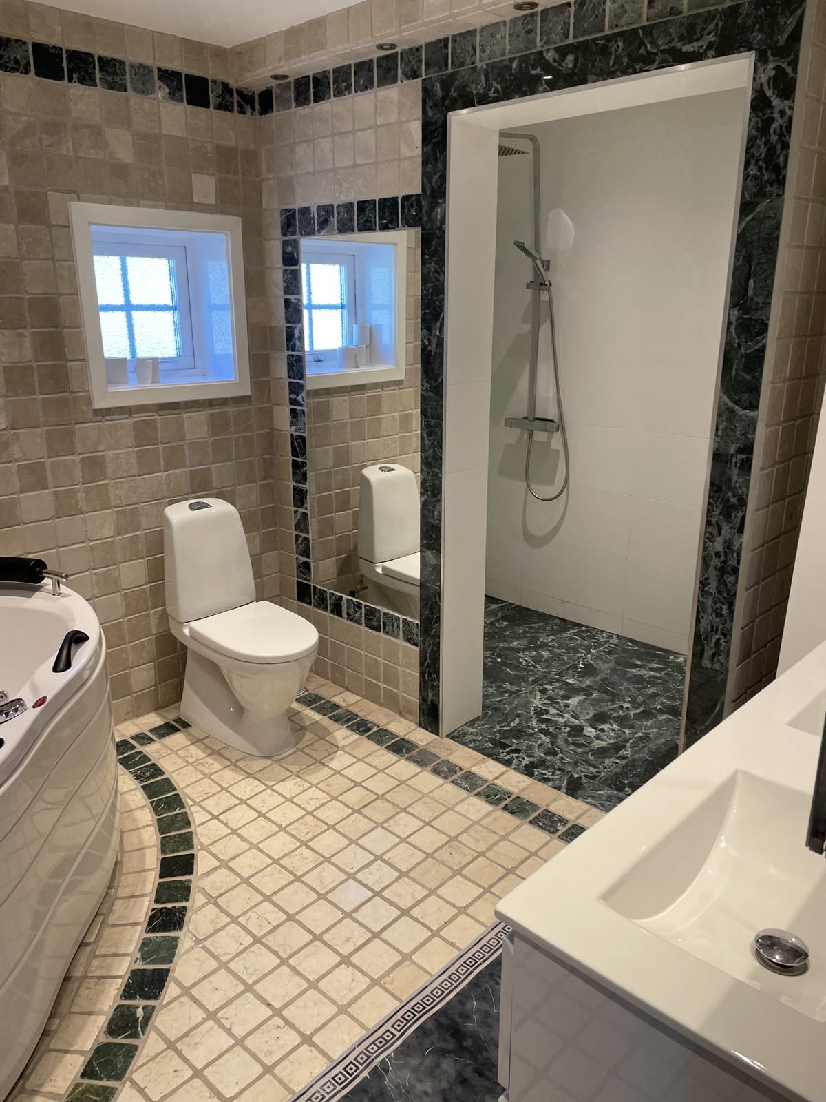 7 rok · 200 m² i Södertälje – bild 6