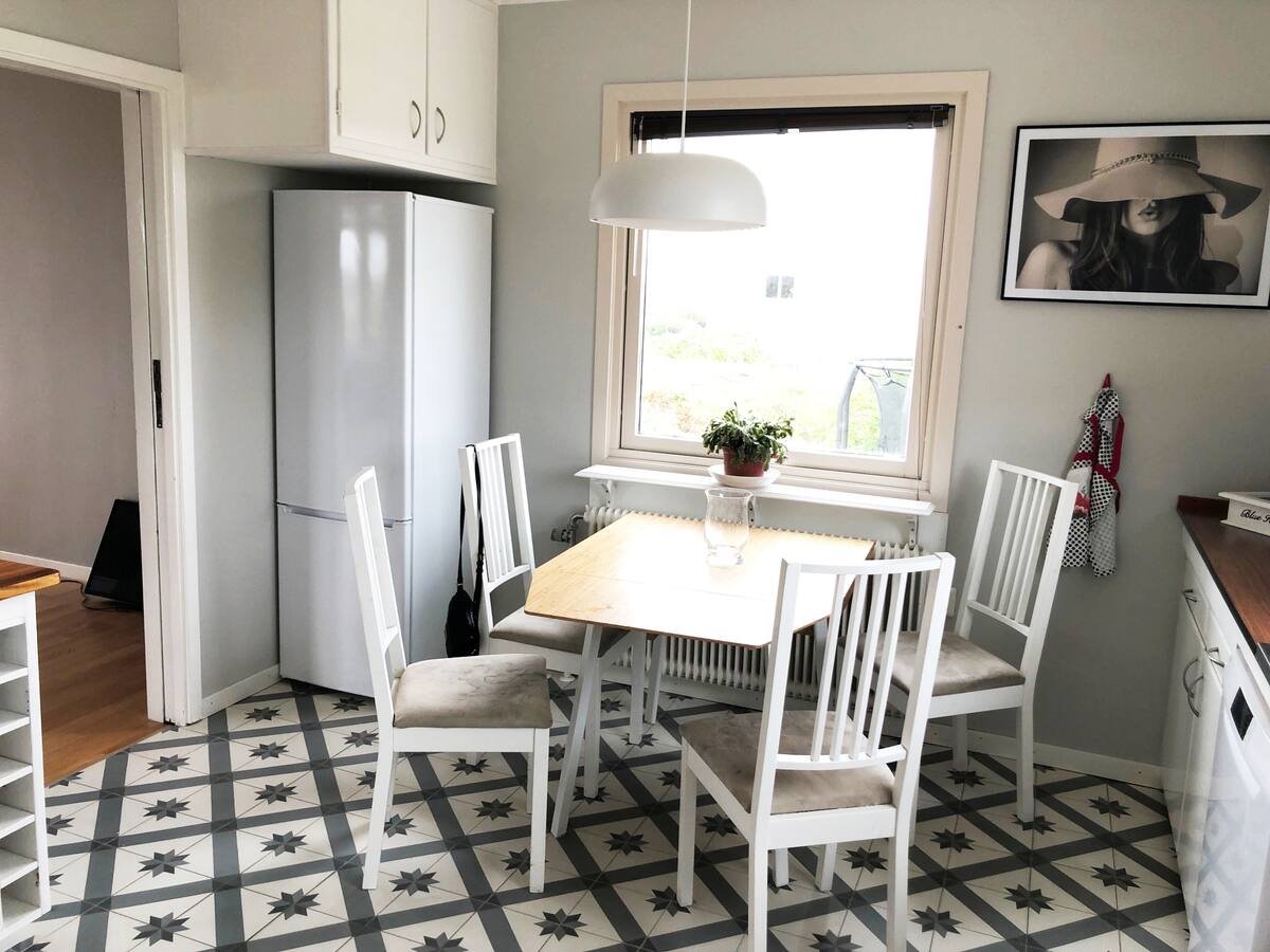 4 rok · 150 m² i Hovenäset – bild 5
