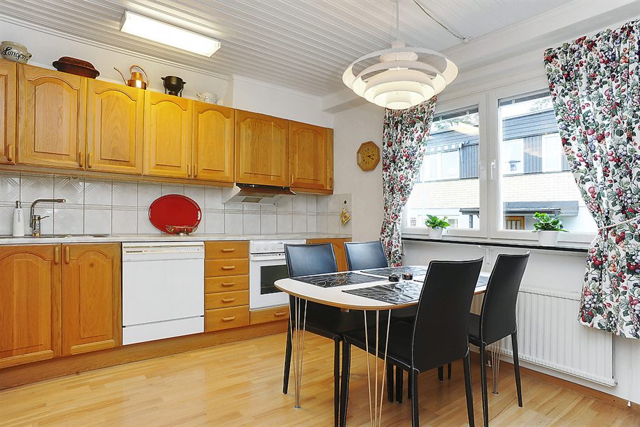 Villa/Hus, 8 rooms, 150 sqm, Järfälla – bild 2