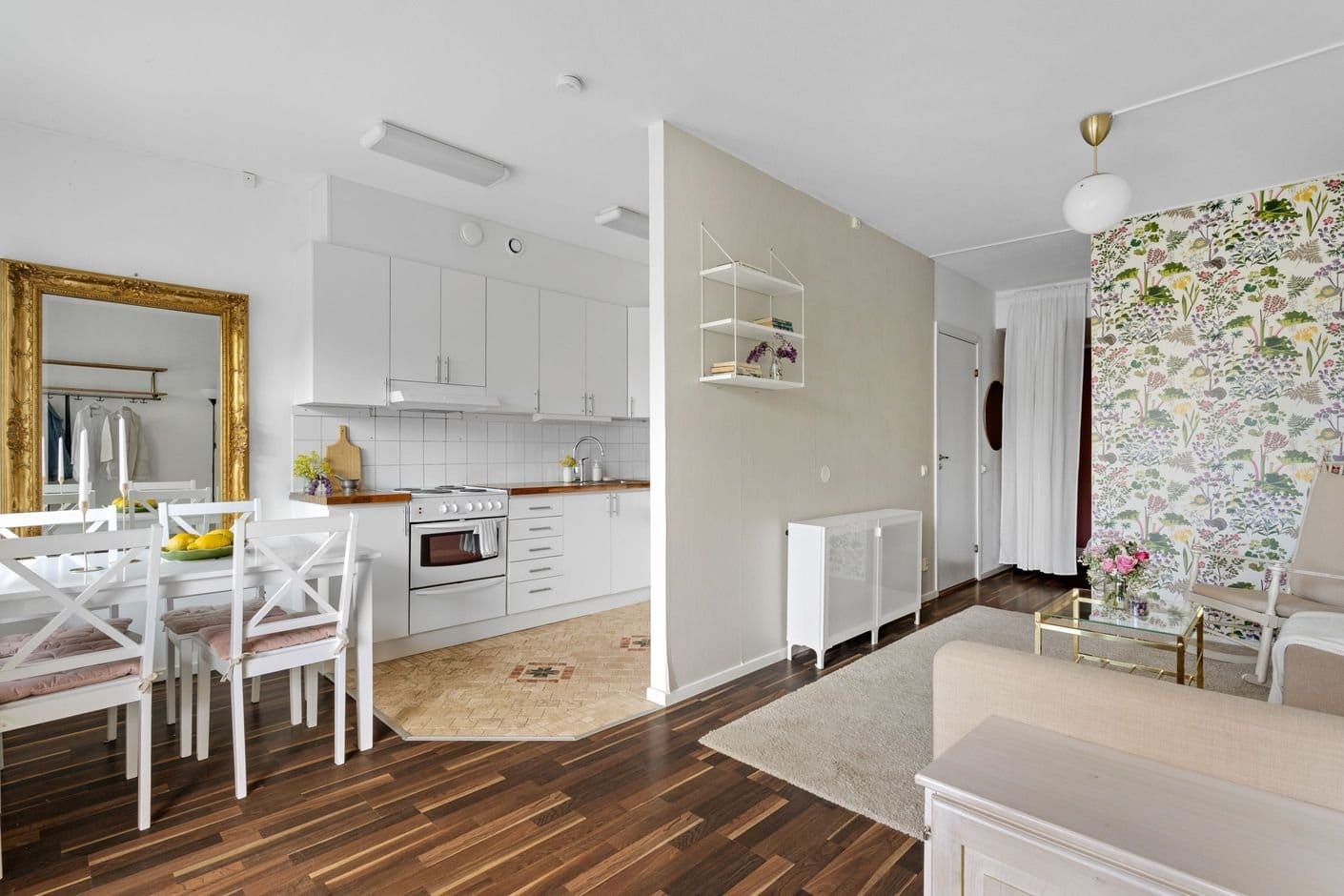 2 rok · 42 m² i Kallhäll Järfälla – bild 2