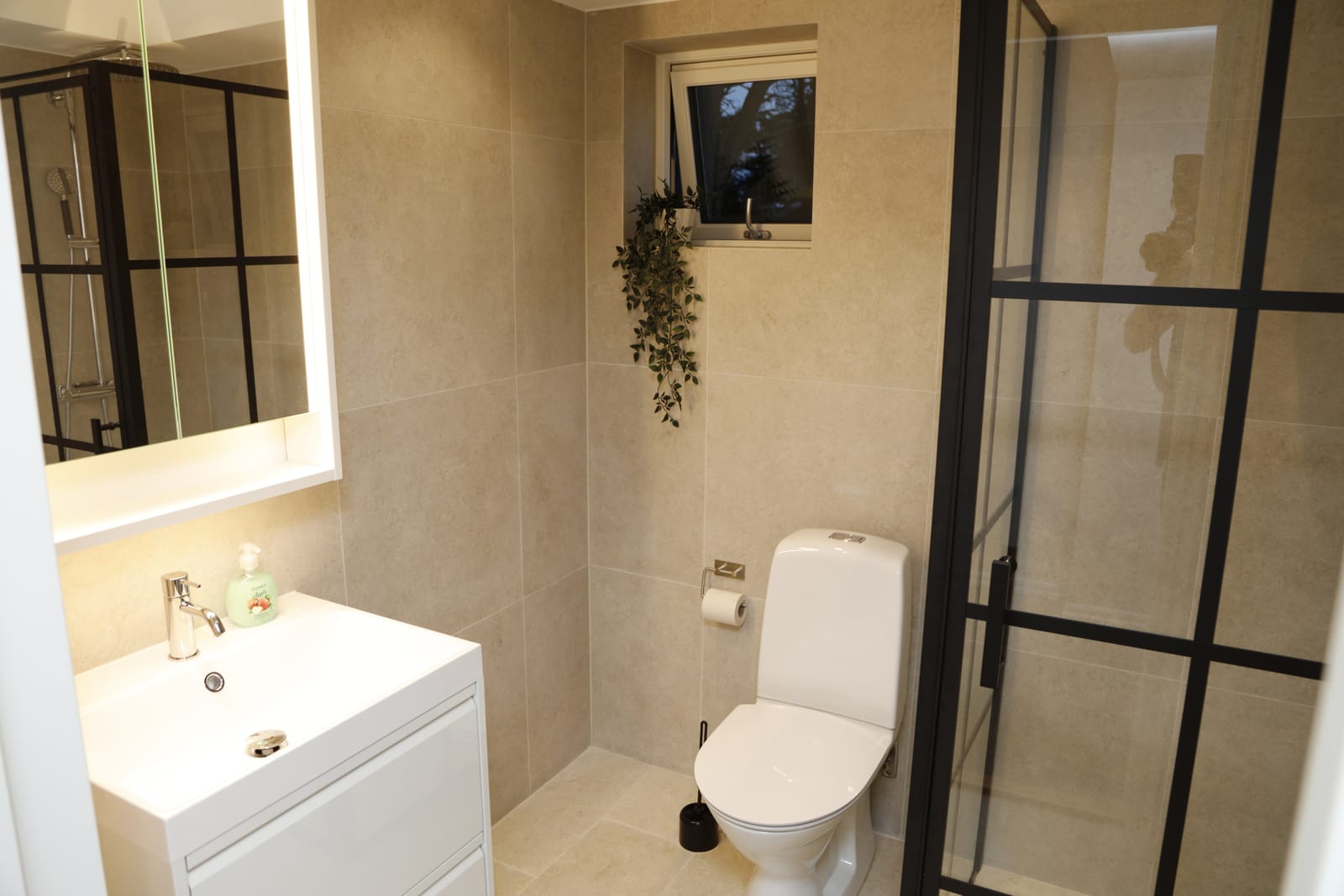 7 rok · 212 m² i Sorunda – bild 38