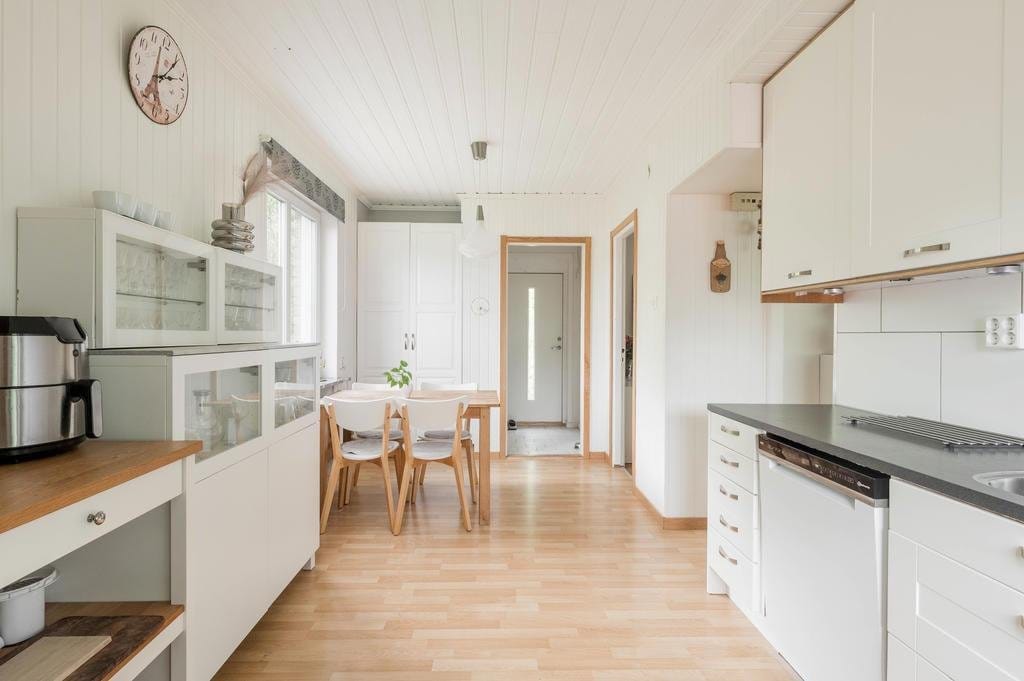 8 rok · 150 m² i Norrahammar – bild 3