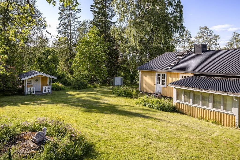 Villa/Hus, 4 rooms, 2241 sqm, Väja – bild 2