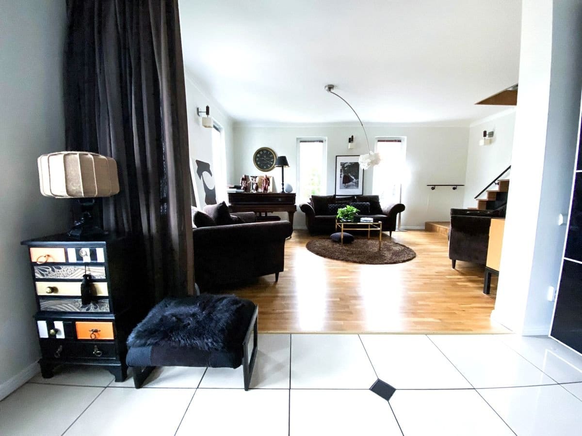 8 rok · 240 m² i Huddinge – bild 3