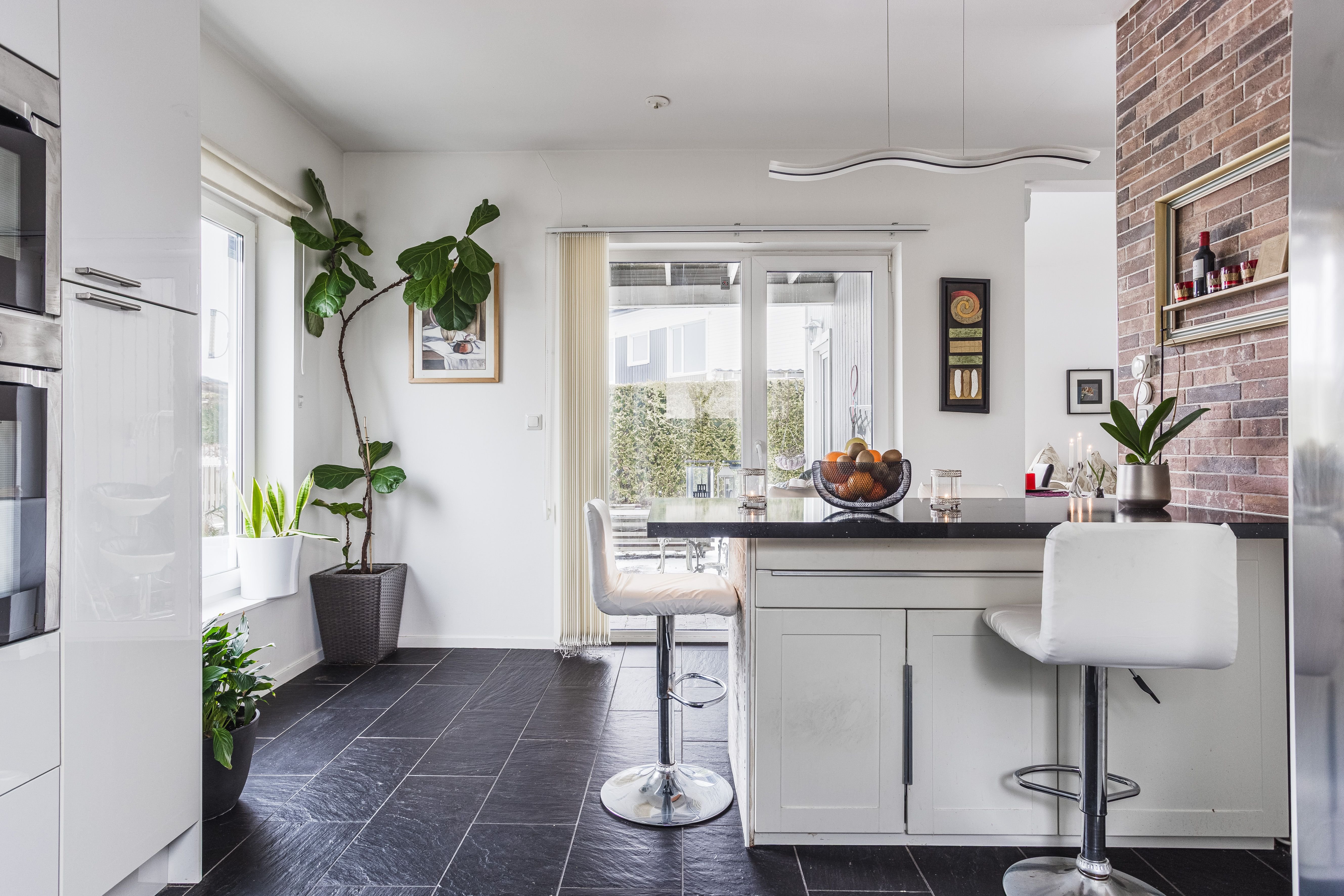 Villa/Hus, 5 rooms, 150 sqm, Bro – bild 2