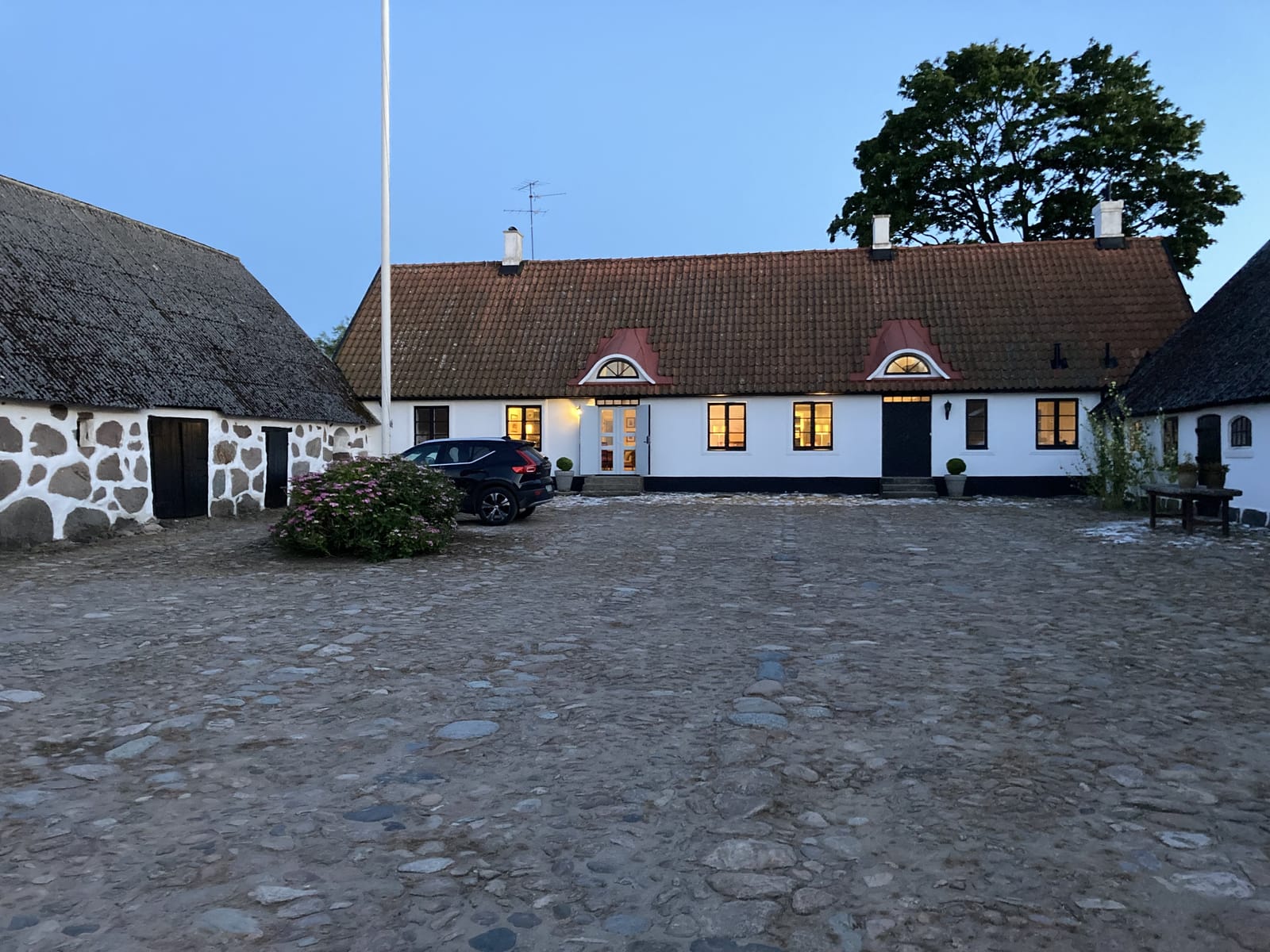 10 rok · 300 m² i Degeberga – bild 2
