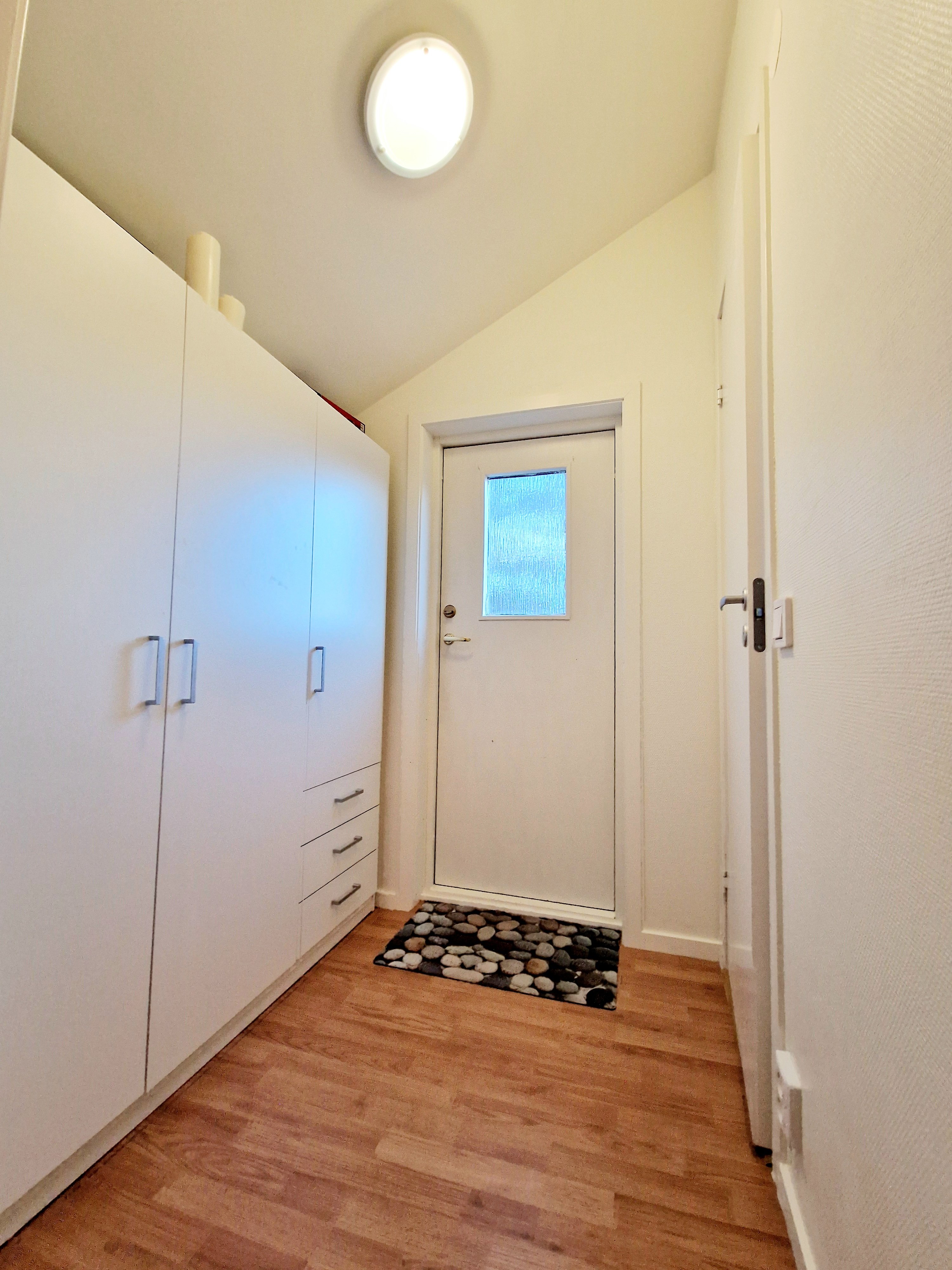 Stuga, 2 rooms, 16 sqm, Huddinge – bild 2