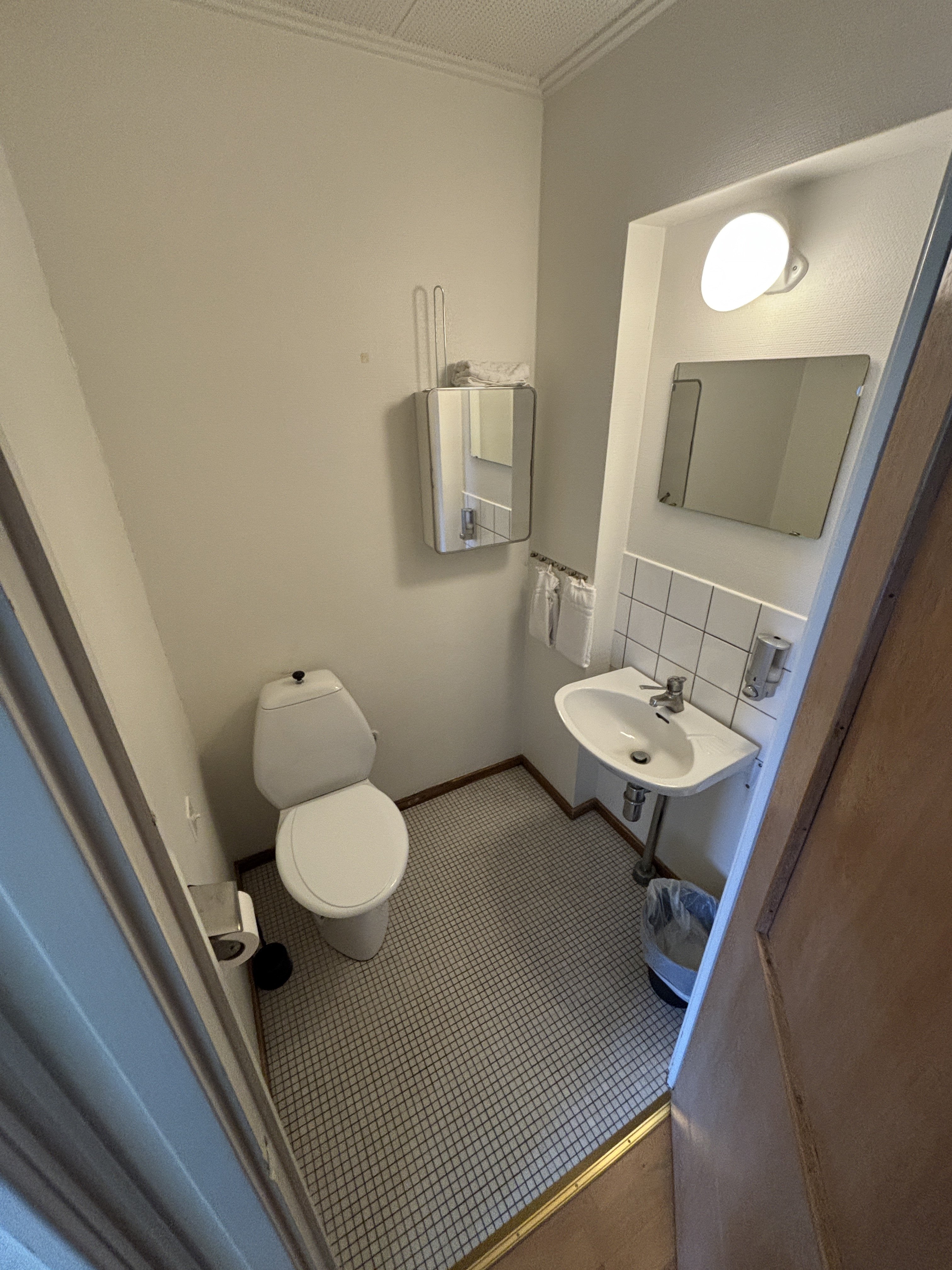 Korridor, 3 rooms, 35 sqm, Brålanda – bild 5