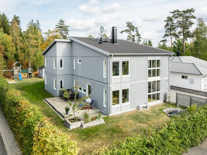 9 rok · 254 m² · Ringblomsvägen 59