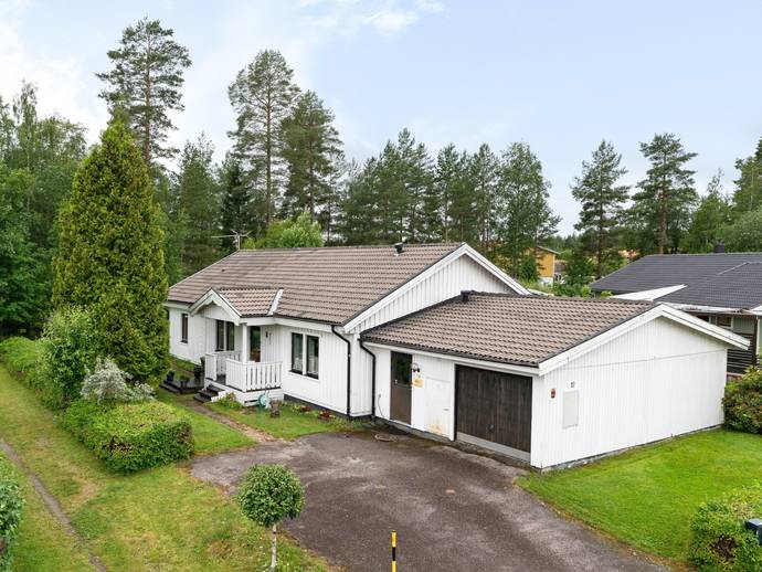 4 rok · 115 m² · Smältostvägen 12