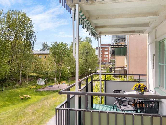 2 rok · 57 m² · Säbytorgsvägen 43