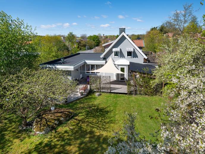 6 rok · 143 m² · Täbylundsvägen 12