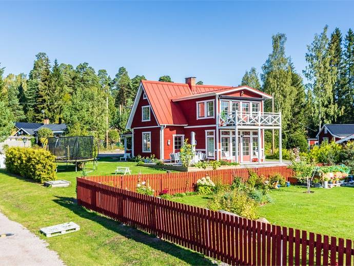 6 rok · 165 m² · Persborg 7